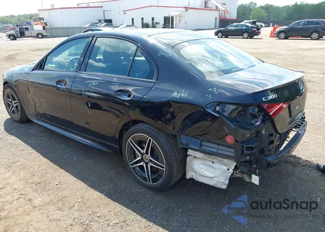 2023 Mercedes-Benz C 300 4Matic z USA, uszkodzony, nr VIN W1KAF4HB4PR086926